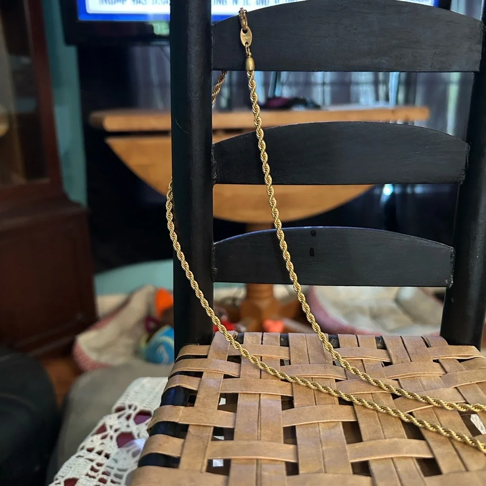 AVON Gold Rope Chain Necklace - Picture 1 of 2